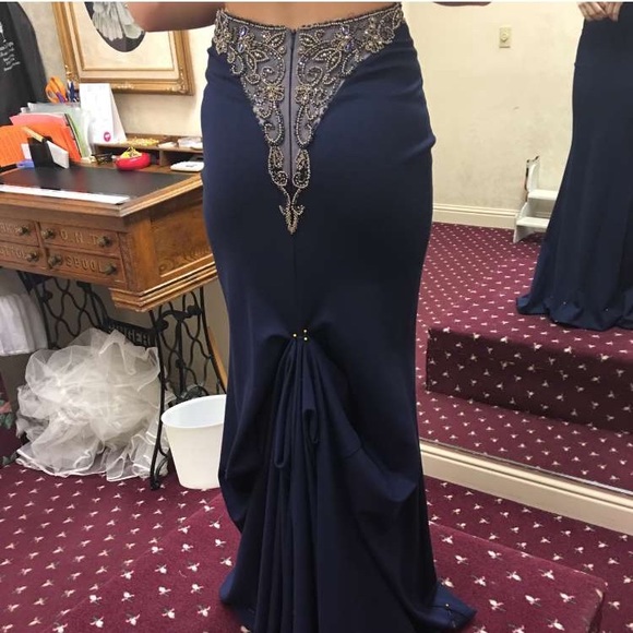 PROM DRESS! 👗 - Picture 2 of 7